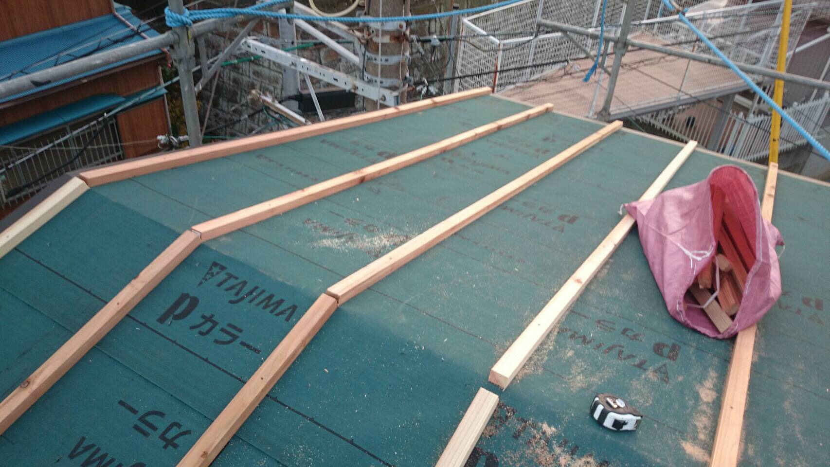 東京都町田市にて屋根の葺き替え工事